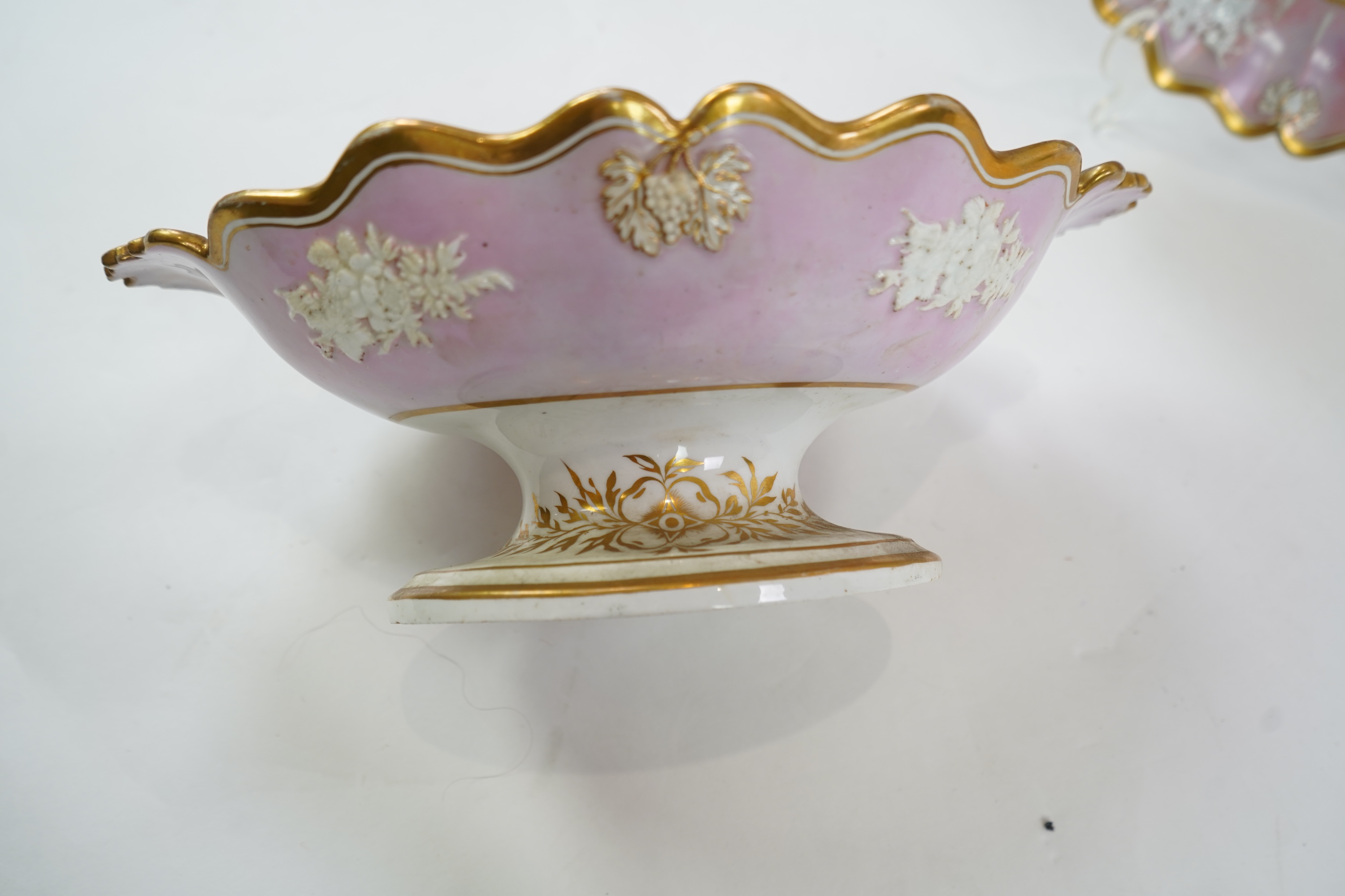 An English porcelain part dessert service, c.1825